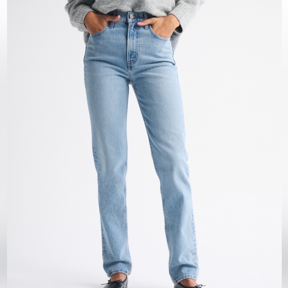 Abercrombie & Fitch Curve Love Ultra High Rise 90s Straight Jean